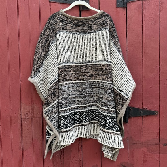 Gap Poncho Wool Blend One Size Oversized Natural Knit Sweater Cozy Shawl OS - Picture 2 of 12